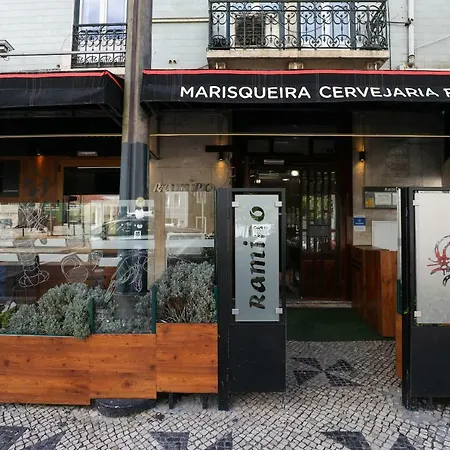 4 Bedroom Apartment On The City Center Lisbon Exterior photo