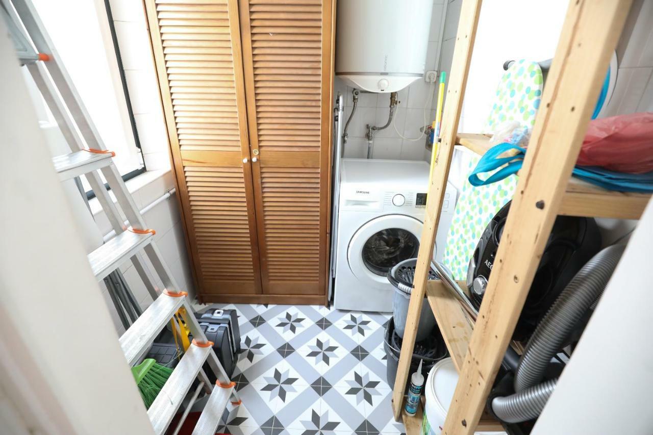 4 Bedroom On The Center Apartment *